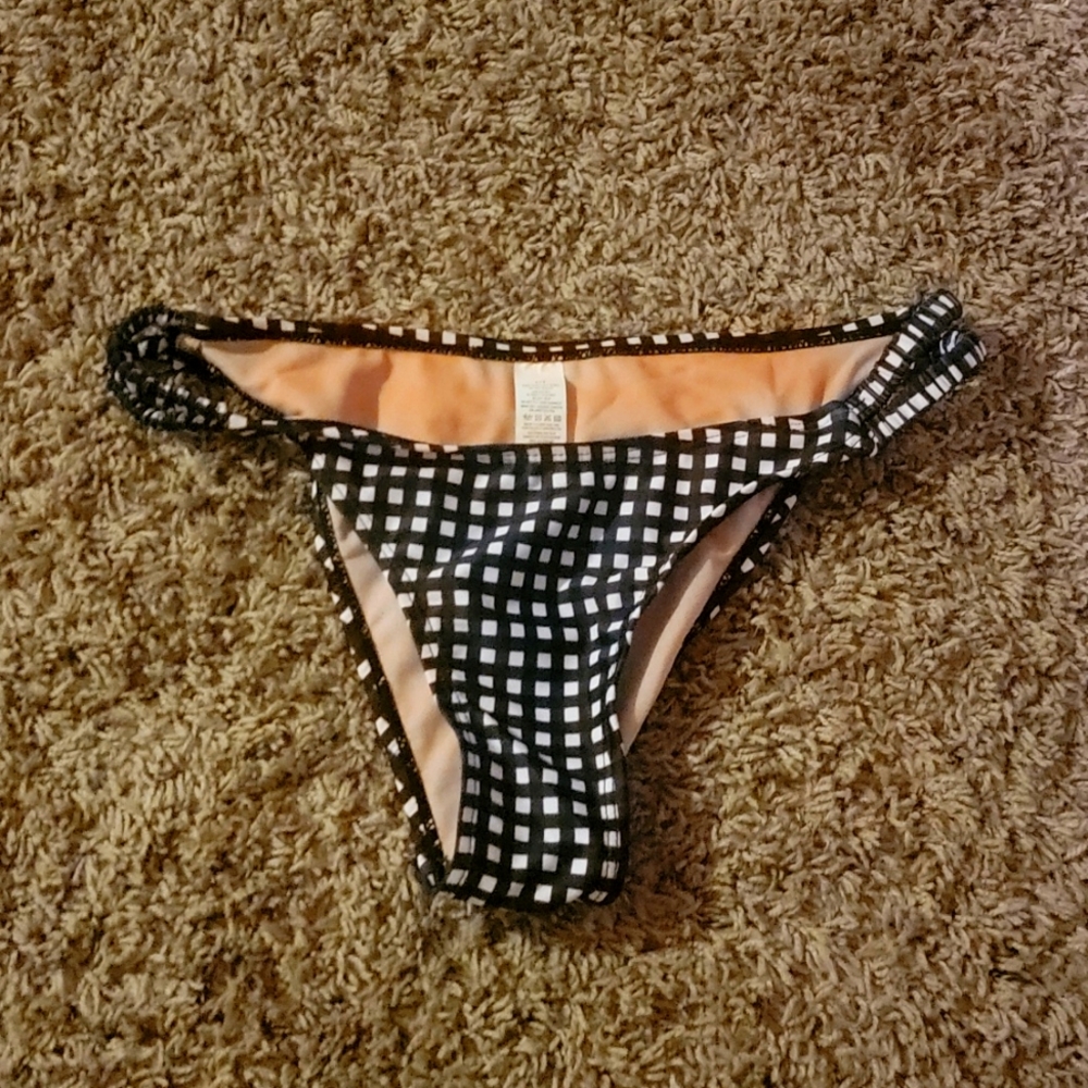 Woman's stretchable swim bottoms